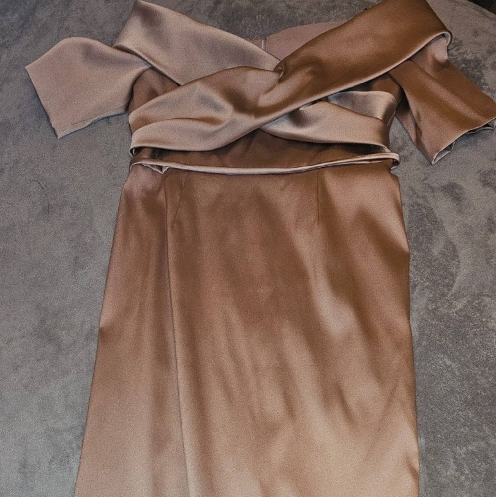Dress - Picture 2 of 2